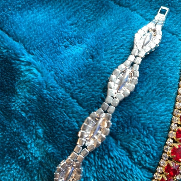 She wore red rhinestones crystal bracelet vintage artisan - Picture 12 of 12